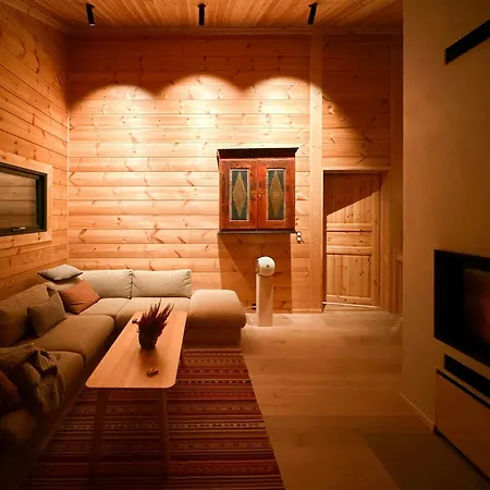 Architect-designed Log By Myllavannet Vakantiehuis *